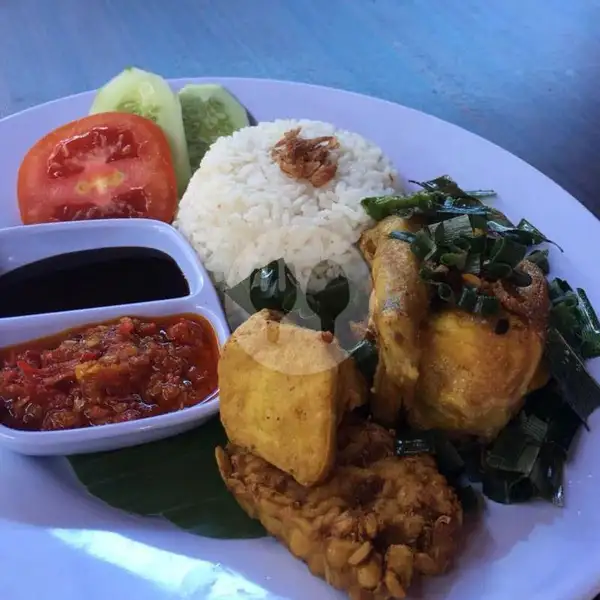 Nasi Ayam Tangkap | Kedai Koffi Helsinki Kopi dan Mie Aceh, Cilacap Tengah