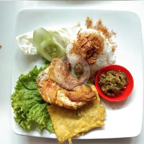 Paket Ayam Penyet & Mendoan | Warung Pak Eddy Kebon Sirih, Menteng