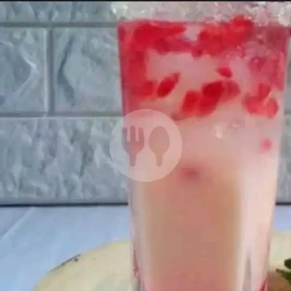Susu Milk+strawberry | Kopi Tiam Aling 35, Penjaringan