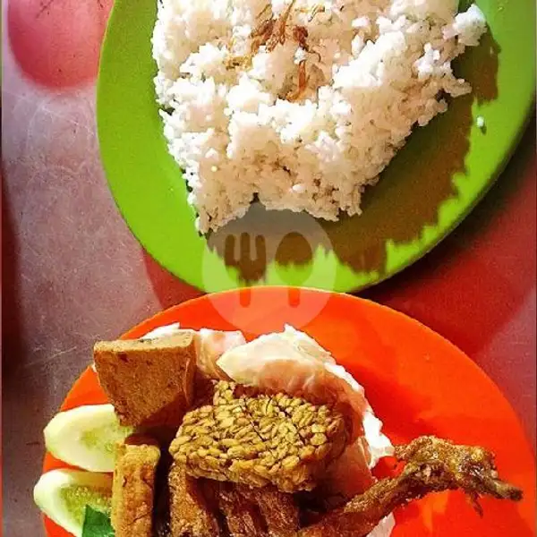 Ayam Goreng + Nasi | Nasi Uduk dan Es Dugan Mba Nur, Ratu Dibalau
