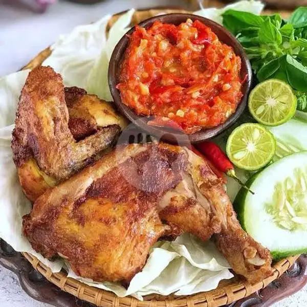 Sego Ayam Ukep Jumbo + Es Teh | Nii Pawon, Ikan Tawes