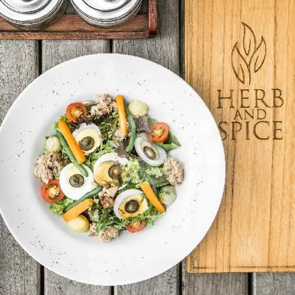 Nicoise Salad | Herb And Spice Café & Resto, Pasirkaliki