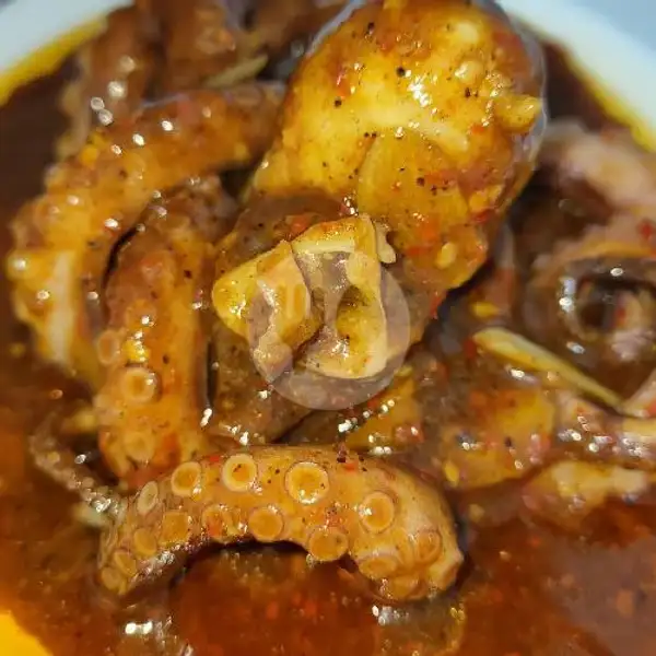 Octopus Jumbo Lada Hitam | Seafood Eka Putri, Bumi Kencana