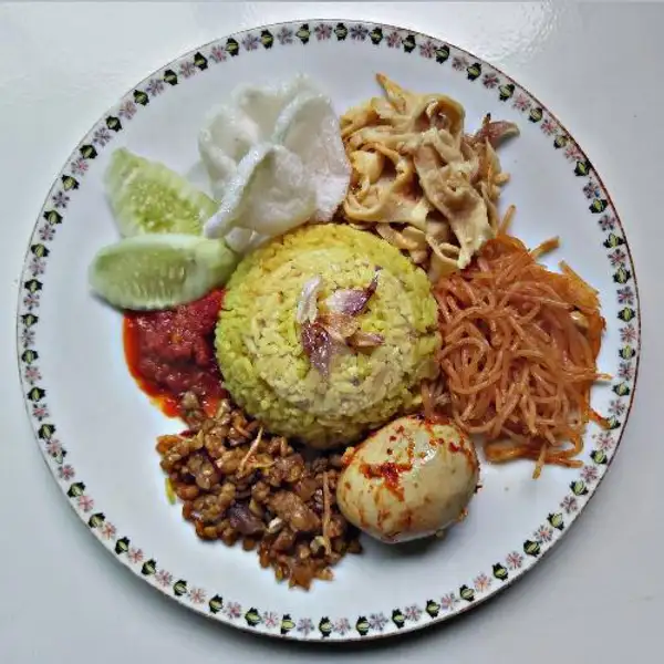 Nasi Kuning Telor Balado | Warung Makan Incu Abah Didi, Kol Masturi