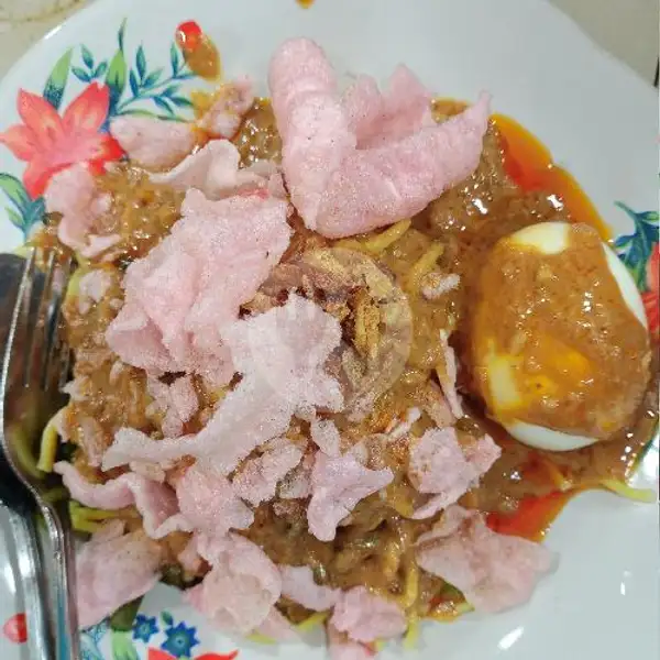 Lontong Pical + Telur | Warung Zura, Padang Timur