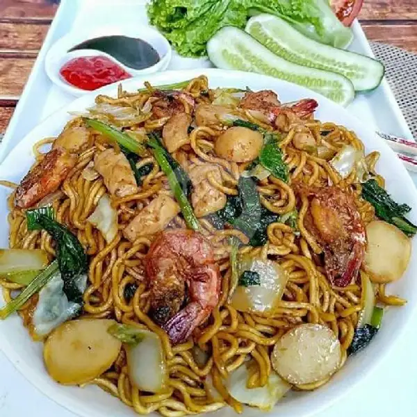 Mie Kuning Goreng Ayam Suir Spesial+ Tea Manis Dingin / Panas(halal Food) | Dapoer Deo, Hawila Residence