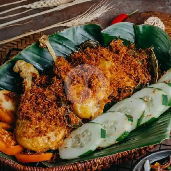 Ayam Goreng Rempah ( TANPA NASI ) | Daun Pisang Resto, Palm Spring
