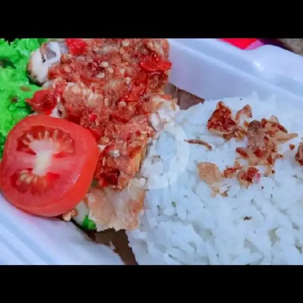 Nasi Uduk Ayam Geprek Sambal Korek +Es Teh | Es Mojito Infus Water Pasar Minggu Gajayana, Blimbing