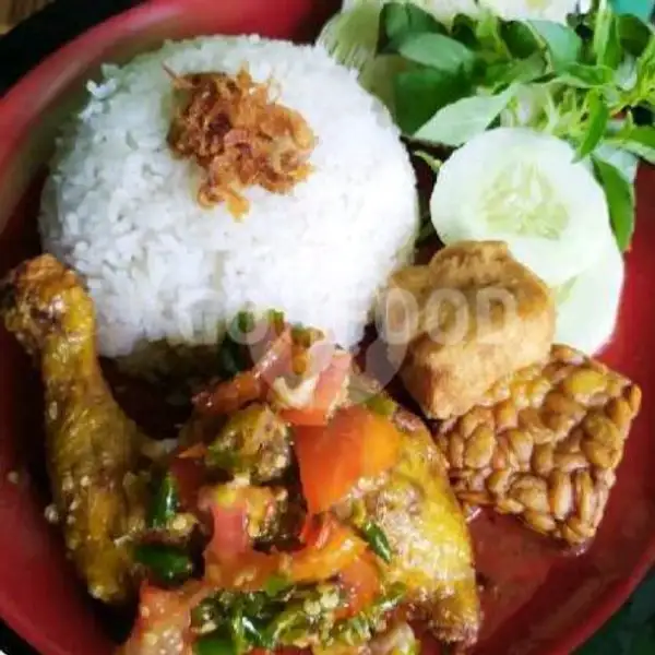 Ayam Pecak Nasi + Tea Manis Dingin(halal Food) | Dapoer Deo, Hawila Residence
