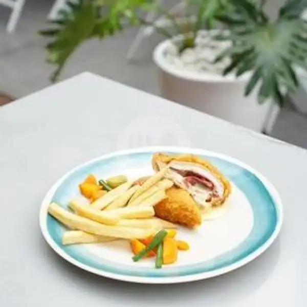 Chicken Cordon Bleu | Jardin Cafe, Cimanuk