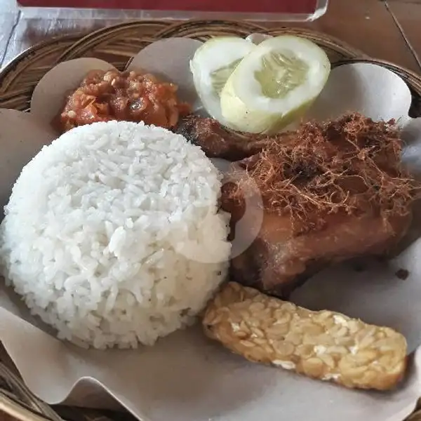 Paket Ayam Goreng Lalapan, Nasi, Es Teh | Ayam Geprek Mb Priya & Thai Tea, Tukad Irawadi