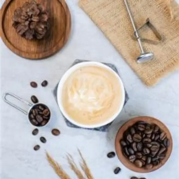 Coffee Latte Hot | Kopi 37, Kebon Sirih