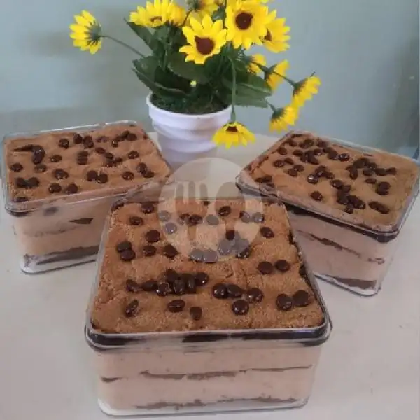 Premium Milo Cake | Premium Salad Buah & Dessert Box, Kenangan