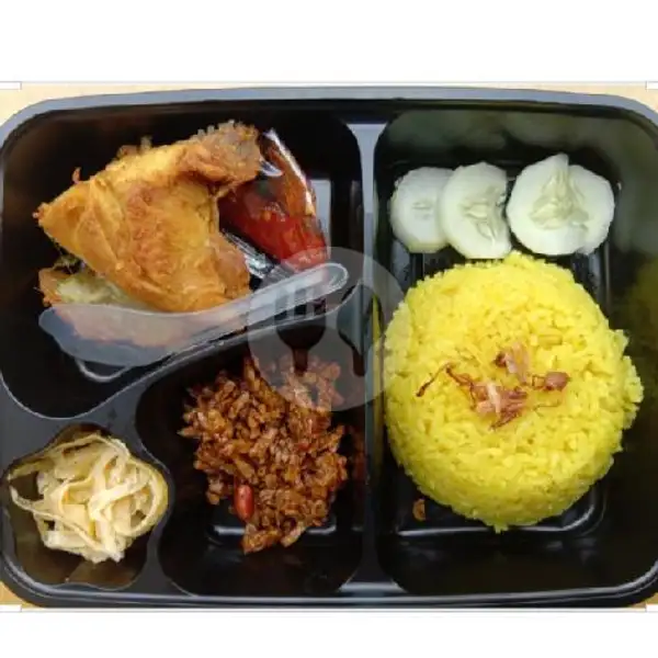 Nasi Kuning Ayam Goreng ( Box Mika) | Nasi kuning Box