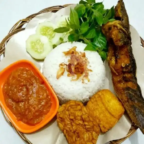 PECEL LELE KOMPLIT TAHU BAKSO+ TEMPE | Gracia Food, Teluk Amboina