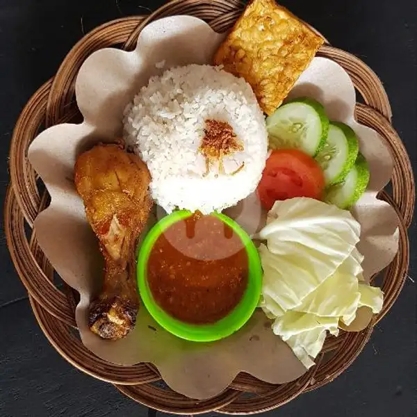 Ayam Goreng + Nasi + Sambel Warung Cinta | Waroeng Makan Cinta, Gumilir
