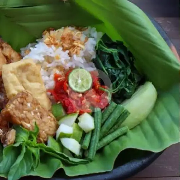 Nasi Tempong Complit Tempe Tahu | Nasi Tempong Ayam Bakar Taliwang Mbak Silvi