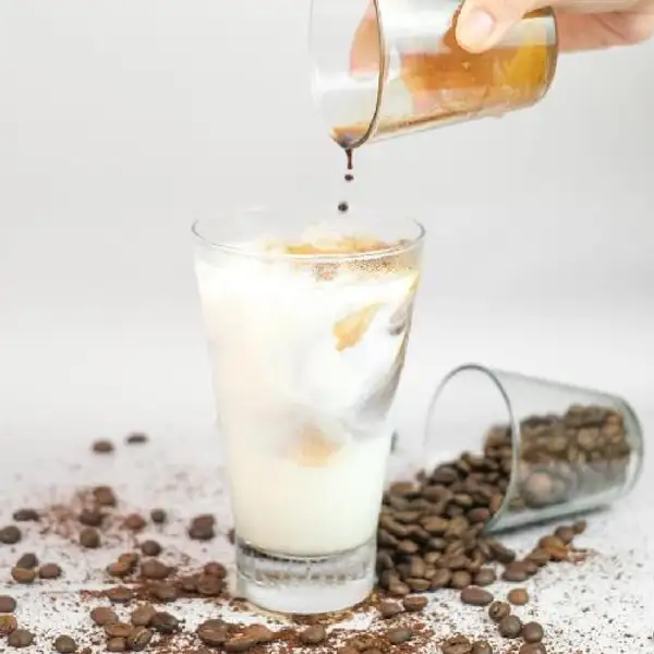 Hot Coffee Latte | Aktual Kopi, Renon
