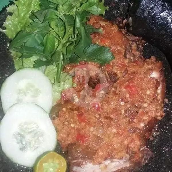 Ayam Gepuk + Nasi Uduk | Warung Kampung Dhea