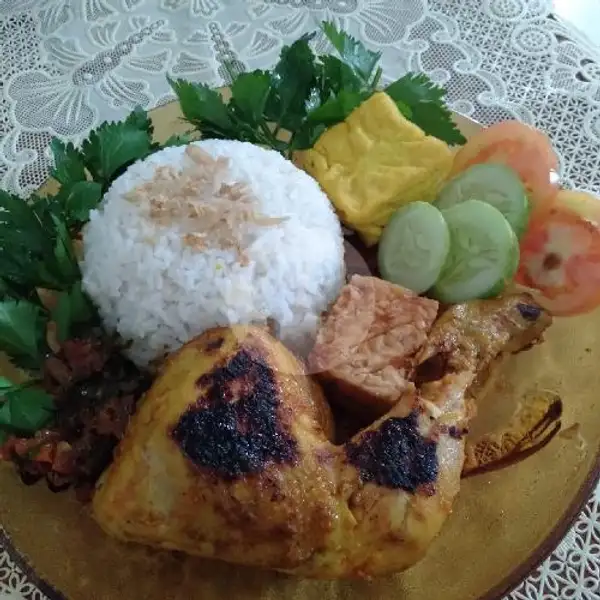 Paket Nasi Ayam Bakar | ASY-SYARH, Awiligar Cibuntu Kel.cibenying Kec.cimenyan No. 27
