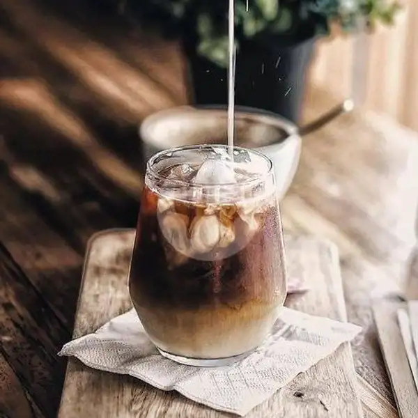 Kopi Hydro Coco Latte | Kopi Tabok, Kebon Jeruk