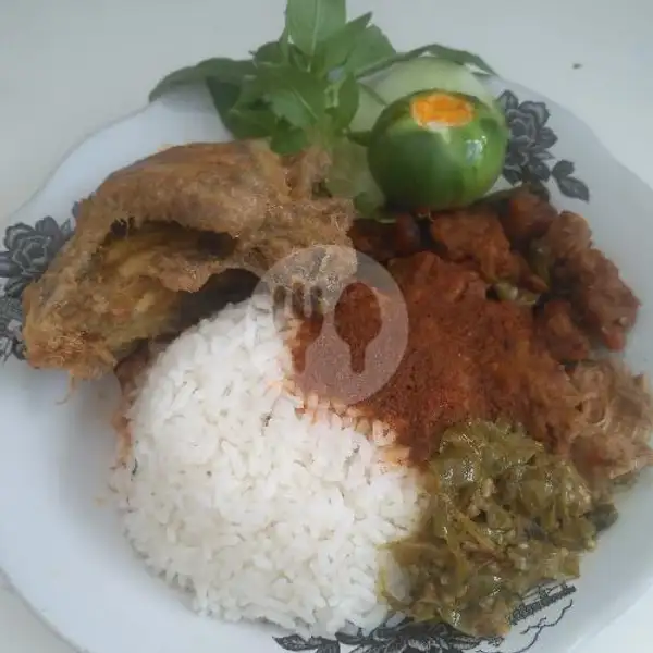 Nasi Ayam Goreng | Rumah Makan Ibu Gambreng, Soekarno Hatta