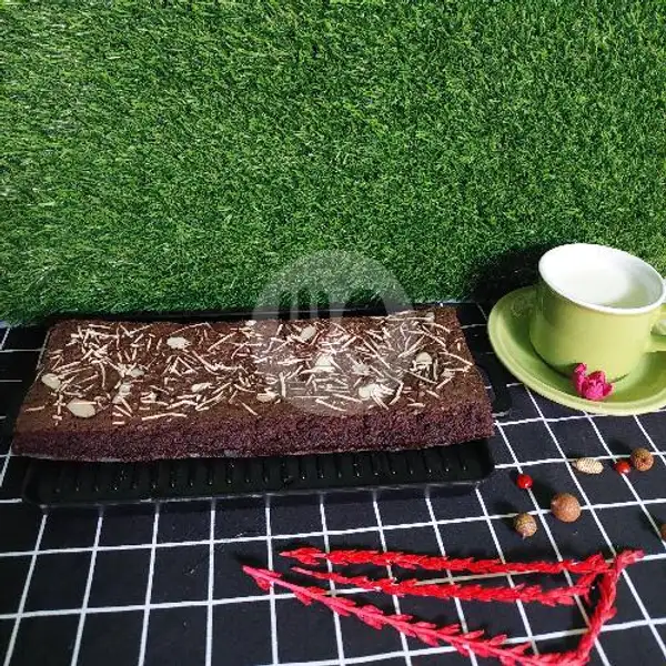Brownies Almond Keju Panjang | Anissa Brownies, Banjarsari