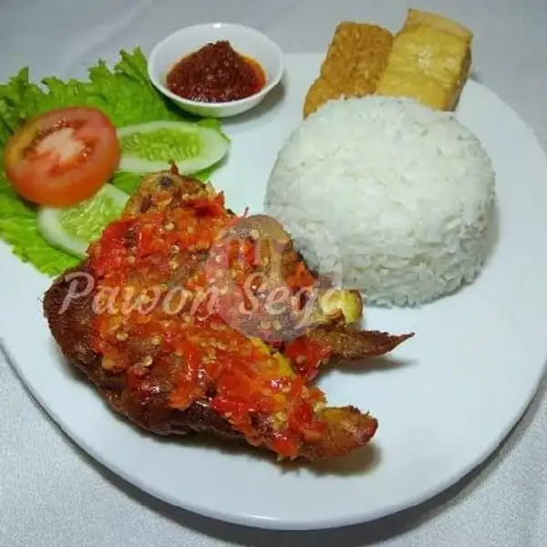 Paket Ayam Penyet | Warung Shakaro, Kramat Jati