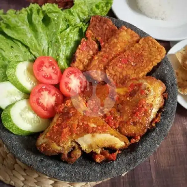 Paket Ayam Geprek Sambal Terasi + Nasi + Teh Obeng | SAUNG SUNDA KURING