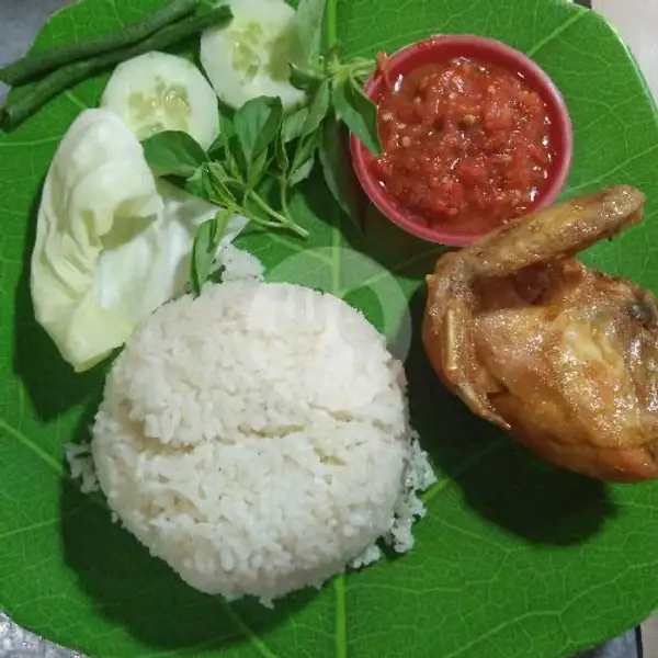 Lalapan Ayam Sambel Mentah+Nasi | Warung Jawa Muslim Rifqi Jl Batursari no22 Banjar Madure Sanur Kauh