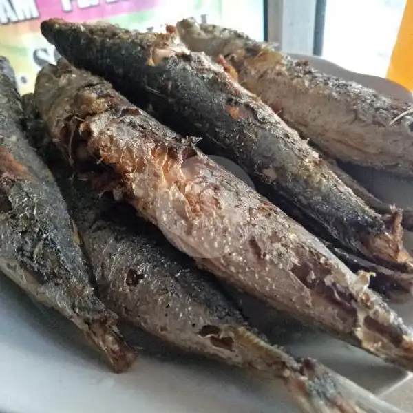 Ikan Cuwe Goreng | Warung Pak Kumis Mangga Besar 13, Sawah Besar