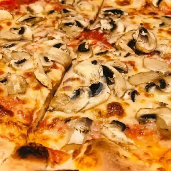 Funghi Pizza | Oregano Kitchen, Canggu
