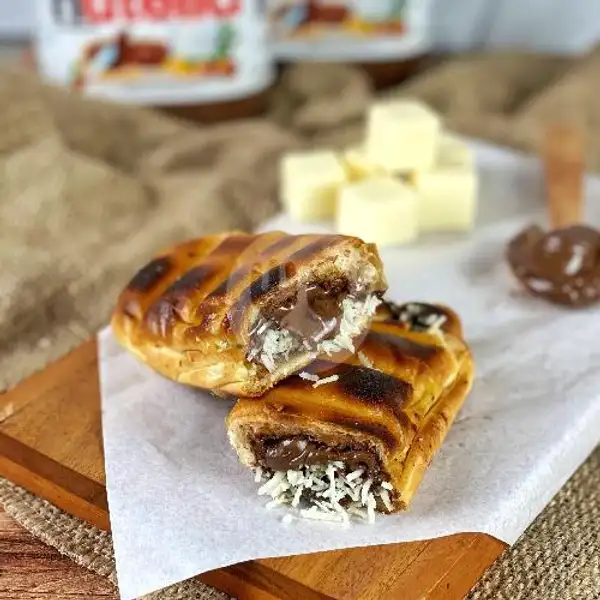 Penyet Nutella Ju | Roti Bakar Penyet Khas Bangka dan Es Kopi Susu, Kedai Rasea, Binus