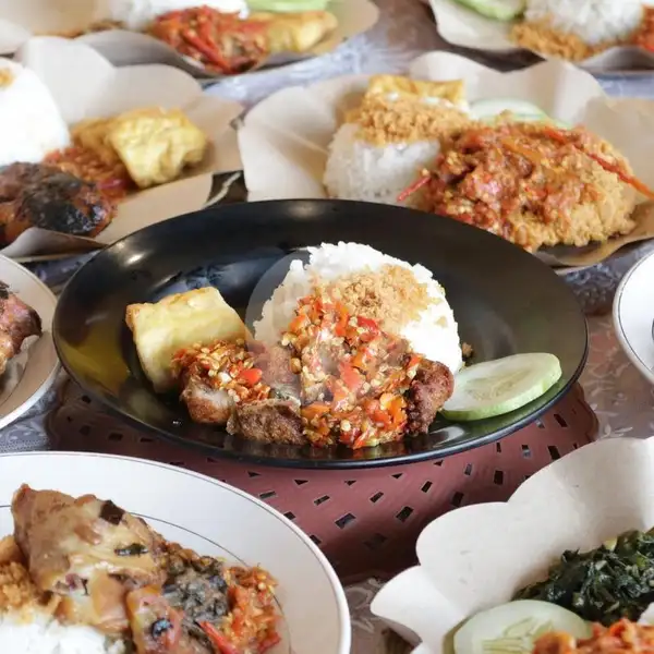 Ayam Goang + Nasi | Ayam Goreng Nelongso, Dukuh Kupang