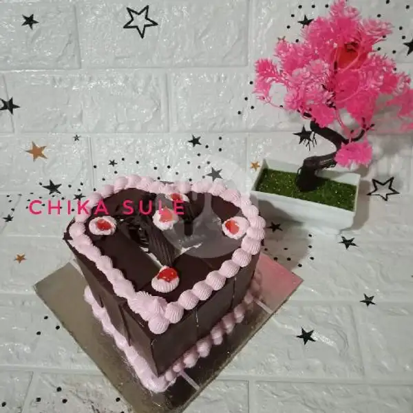 kue ulang tahun blackfores Lov Uk 15 X 15 | KUE ULANG TAHUN CHIKA SULE