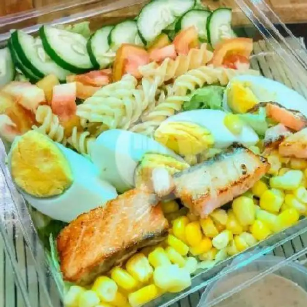 Salad Signature With Kecap Ala Jepang Dressing | Salad Box By Kirei, Laut Banda
