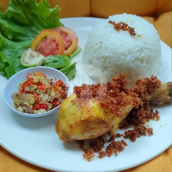 Ayam Goreng Sambal Khas Bali | Mini Lounge Cafe