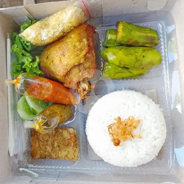 PAKET BOX Ayam Goreng Kremes + Es Teh Cup+Alat Makan | Pawon Uti Mawar, Patrang