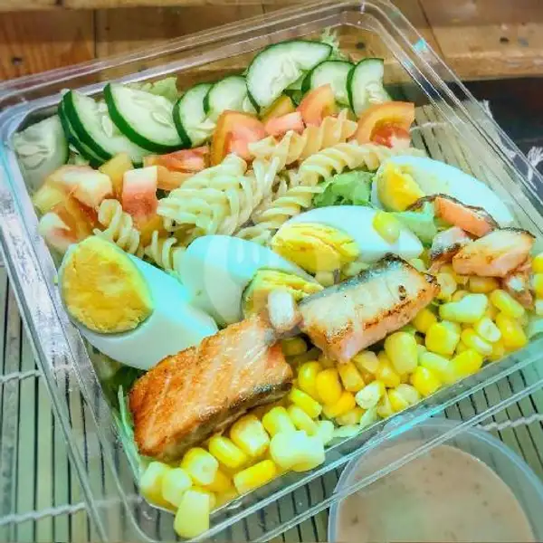 Salad Signature With Kecap Ala Jepang Dressing | Mentai By Kirei Sushi, Laut Banda