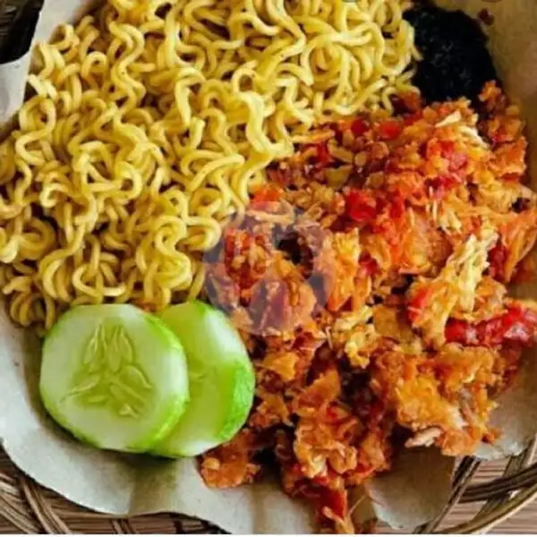 Indomie Goreng + Ayam Geprek Ori (Tanpa Telur) | Ayam Geprek Red Devil, Playground Pelita