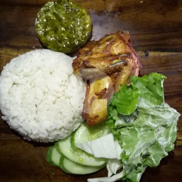 Pecak Ayam Dada/Sambal Ijo+ Free Teh Manis | Duck Street 21, Tugu Utara