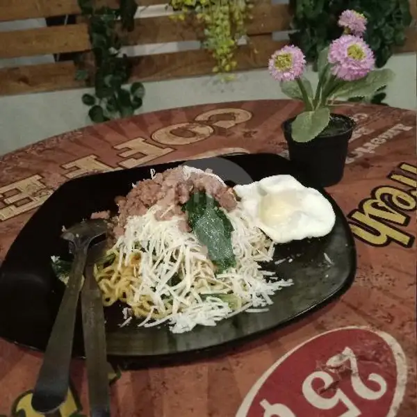 Indomie Goreng Special Double | Vinz Cafe, Kemayoran