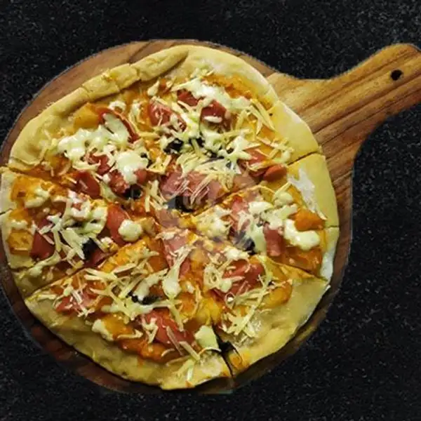 Sausage Pizza Personal | Wann's kitchen