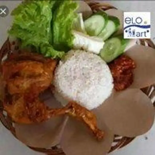 Ayam Penyet + Nasi + Tahu Tempe. | Pecel Lele Setia Caknur, Setia 1