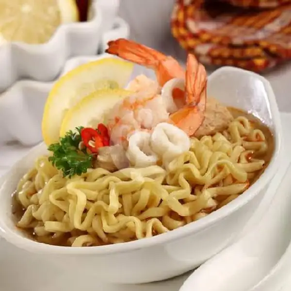 Mie Kuah Seafood + Teh | Warung Sambel Bawang, Cengger Ayam