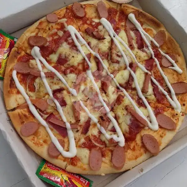 Pizza Meat Lover Large | Pizza Laziz, Poncol