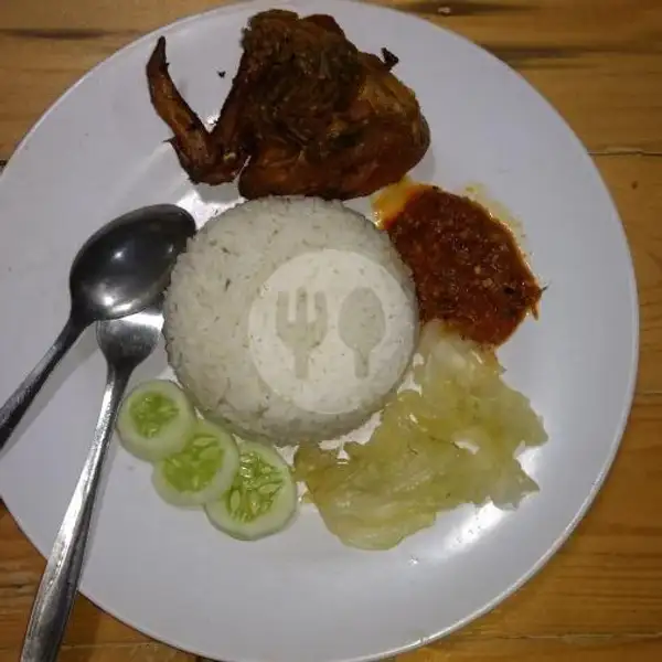 Nasi + Ayam Goreng | Ayam Bakar & Pecel Sambal Djancook Cak Totok, Tukad Batanghari