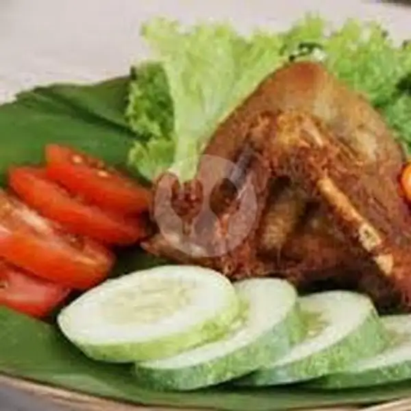 Nasi Uduk + Dada Ayam Goreng + Lalapan + Sambal | Pecel Lele Mamake, Bulus