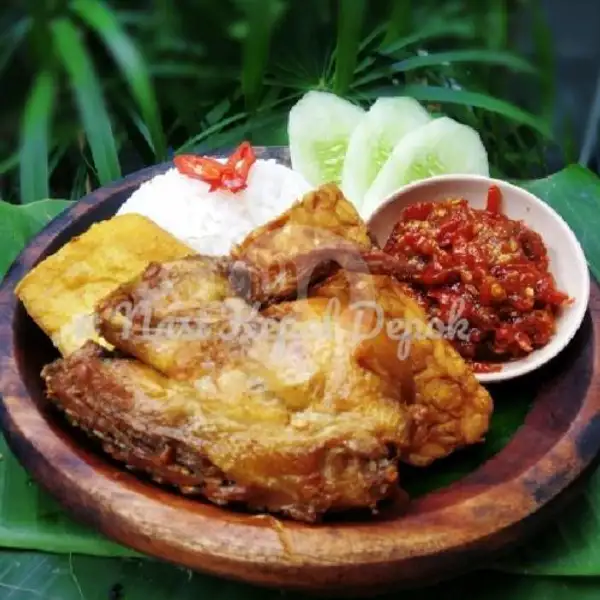 Ayam Goreng (pot. 8) + Tahu/Tempe + Nasi + Lalapan | Nasi Kepal, Depok