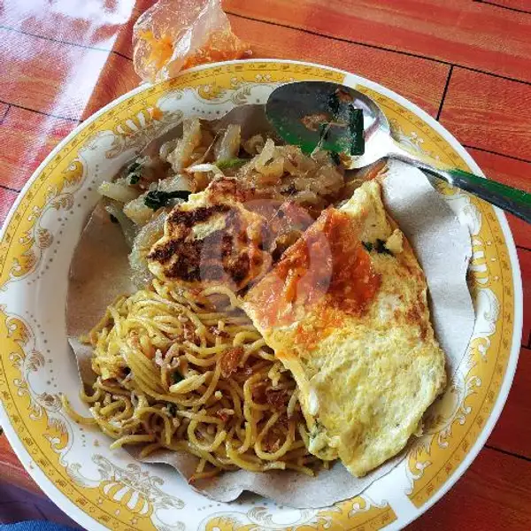 Mie Balap Telor Gratis Teh Manis Panas | B & T Cafe, Melati Raya